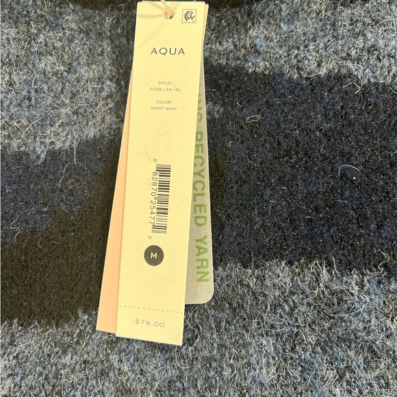 NEW Aqua Bloomingdale’s Women’s Knit Turtleneck Sweater Blue Camouflage - size M - Picture 3 of 3